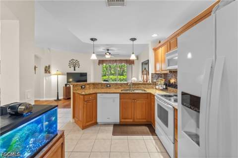 4263 Liron Ave 101, Fort Myers FL - photo 7 of 25