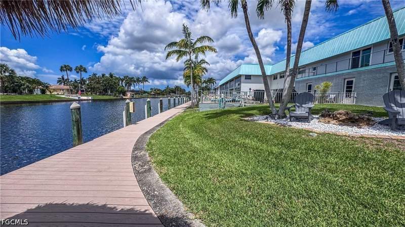 2 bedroom Condominium at 4940 Vincennes St 106, Coralair, Cape Coral — photo 4