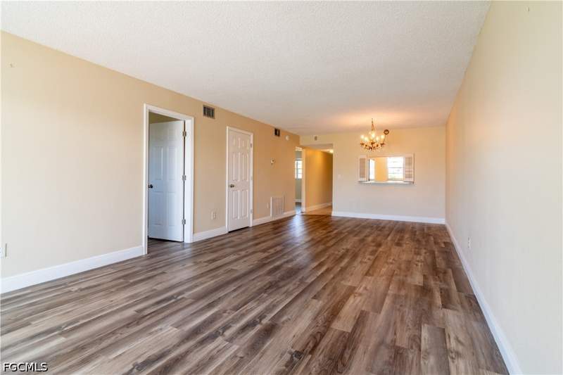 2 bedroom Condominium at 4940 Vincennes St 106, Coralair, Cape Coral — photo 5