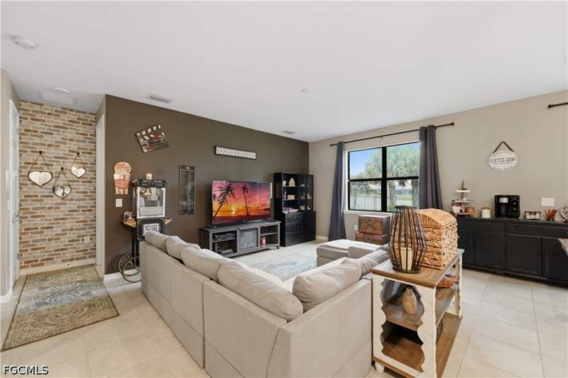 3 bedroom SingleFamilyResidence at 16095 Mistflower Dr, Hampton Lakes, Alva — photo 5