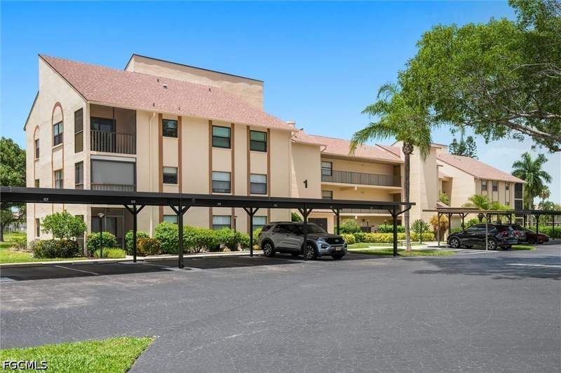 2 bedroom Condominium at 13240 White Marsh Ln 10, Terrace Condo Village, Fort Myers — photo 2