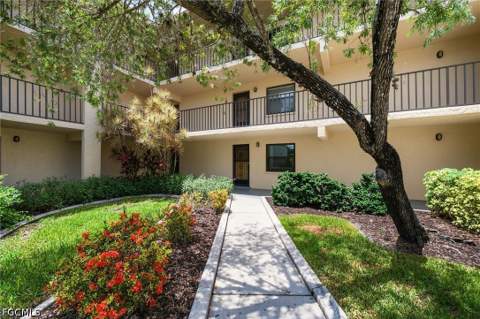 13240 White Marsh Ln 10, Fort Myers FL - photo 21 of 43