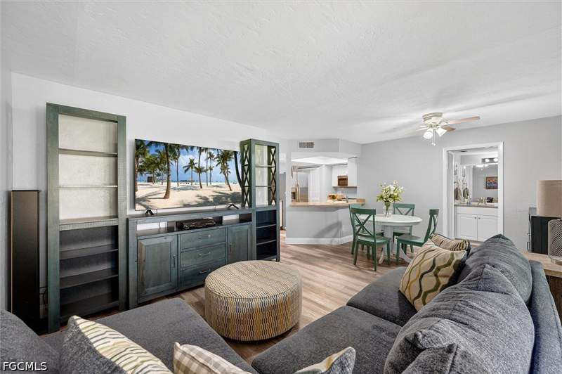 2 bedroom Condominium at 13240 White Marsh Ln 10, Terrace Condo Village, Fort Myers — photo 3