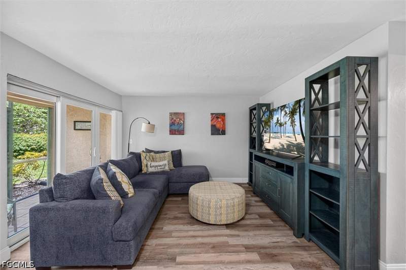 2 bedroom Condominium at 13240 White Marsh Ln 10, Terrace Condo Village, Fort Myers — photo 4