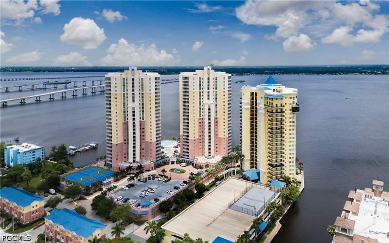 3 bedroom Condominium at 2743 1st St 704, Riviera, Fort Myers — photo 2