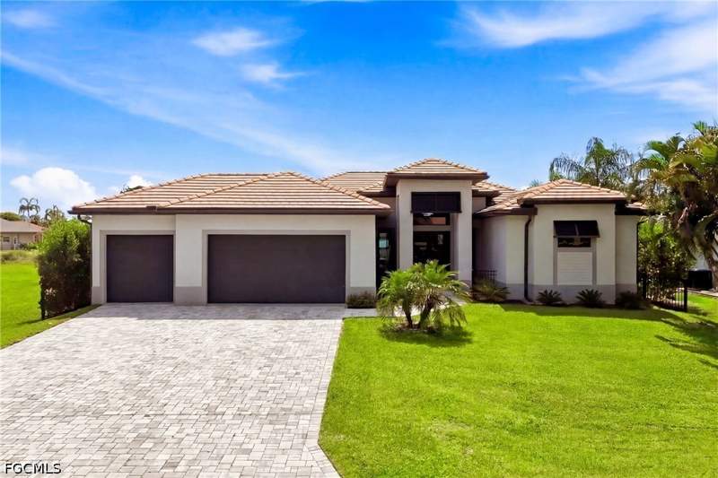 3 bedroom SingleFamilyResidence at 3030 SW 24th Ave, Cape Coral, Cape Coral — photo 5