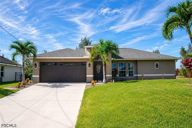 3 bedroom SingleFamilyResidence at 1215 SW 31st Ter, Cape Coral, Cape Coral — photo 2