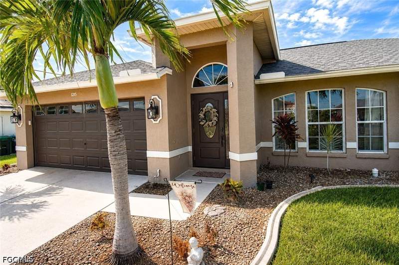 3 bedroom SingleFamilyResidence at 1215 SW 31st Ter, Cape Coral, Cape Coral — photo 3