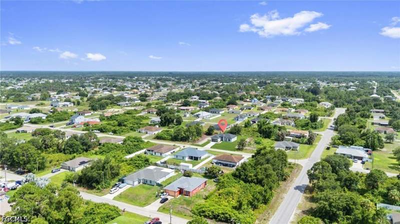3 bedroom SingleFamilyResidence at 2815 37th St SW, Lehigh Acres, Lehigh Acres — photo 4