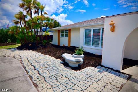 4708 Orange Grove Blvd, North Fort Myers FL - photo 6 of 48