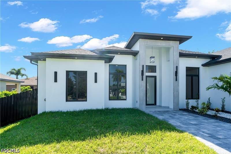 3 bedroom SingleFamilyResidence at 129 SW 34th Ave, Cape Coral, Cape Coral — photo 2