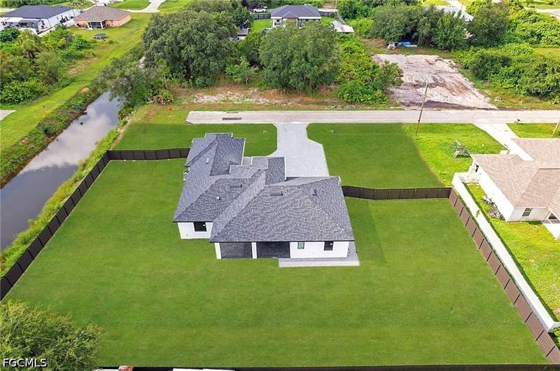 3 bedroom SingleFamilyResidence at 4300 12th St SW, Lehigh Acres, Lehigh Acres — photo 4