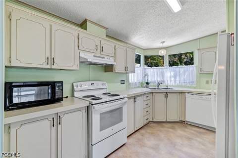 19682 Eagle Trace Ct, North Fort Myers FL - photo 11 of 28