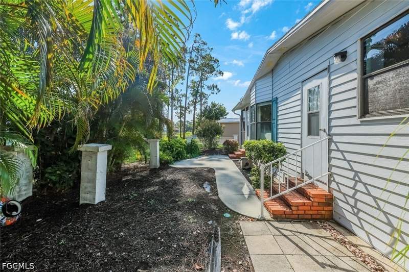 3 bedroom ManufacturedHome at 19682 Eagle Trace Ct, Pine Lakes Country Club, North Fort Myers — photo 4