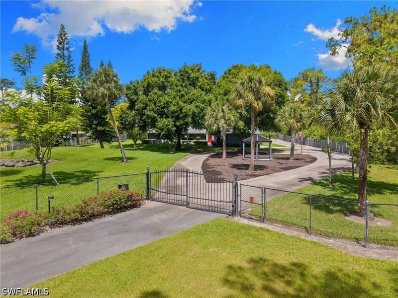 4 bedroom SingleFamilyResidence at 201 Perkins Dr, Golden Gate Estates, Naples — photo 4