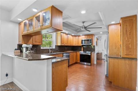 201 Perkins Dr, Naples FL - photo 9 of 50