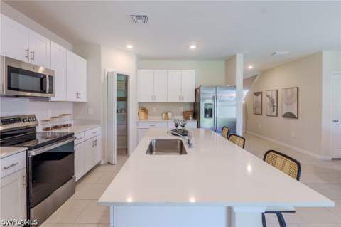 12431 Amber Waves Rd, Lehigh Acres FL - photo 10 of 50
