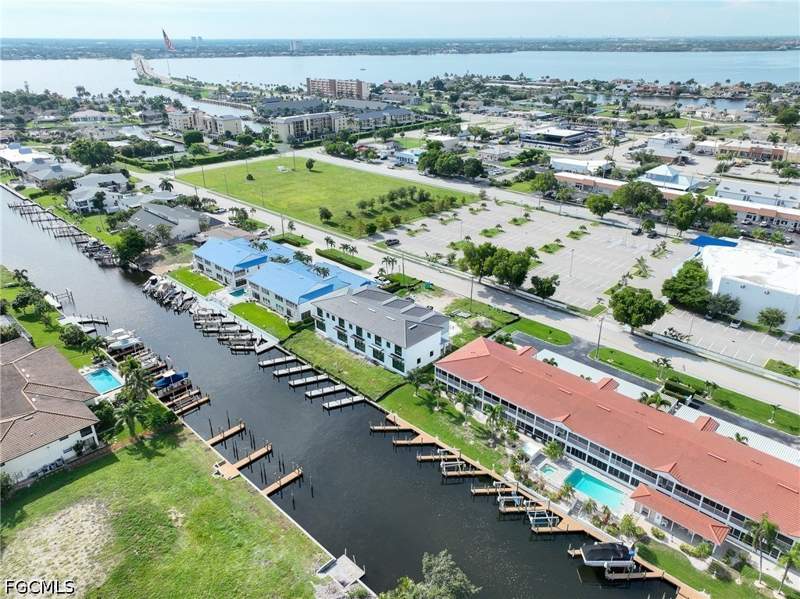 3 bedroom Townhouse at 1631 SE 46th Ln 101, Cape Coral, Cape Coral — photo 3