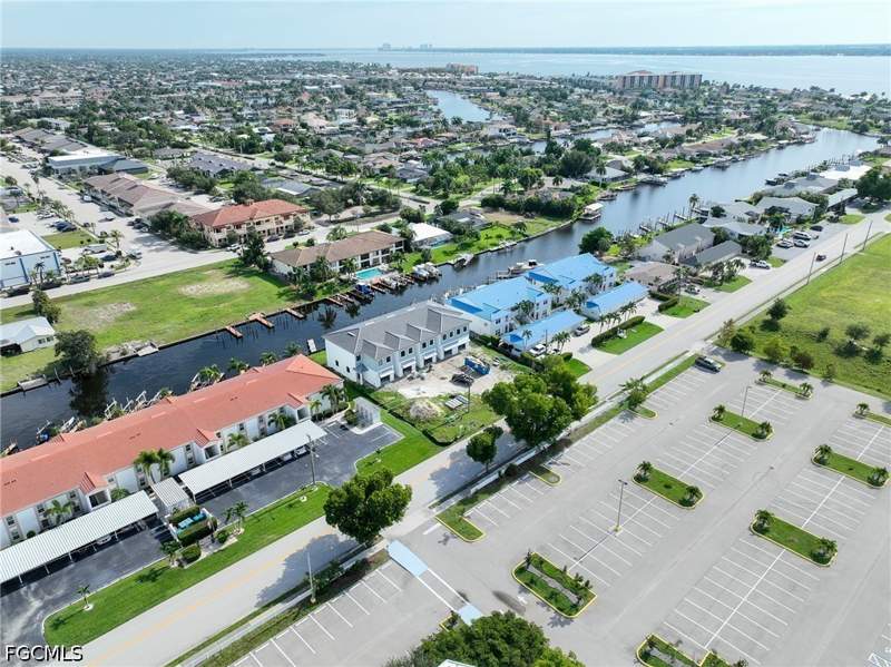 3 bedroom Townhouse at 1631 SE 46th Ln 101, Cape Coral, Cape Coral — photo 5