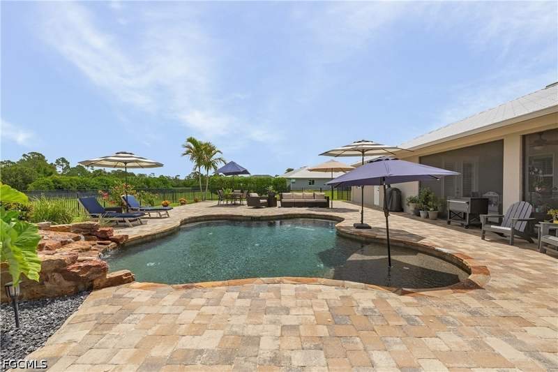 4 bedroom SingleFamilyResidence at 13961 Binghampton Dr, Remington Oaks, Fort Myers — photo 2