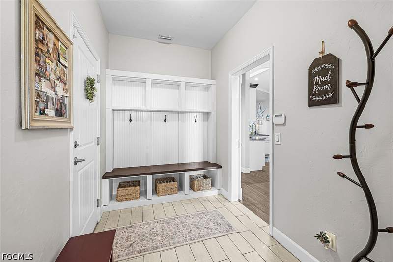 4 bedroom SingleFamilyResidence at 13961 Binghampton Dr, Remington Oaks, Fort Myers — photo 5