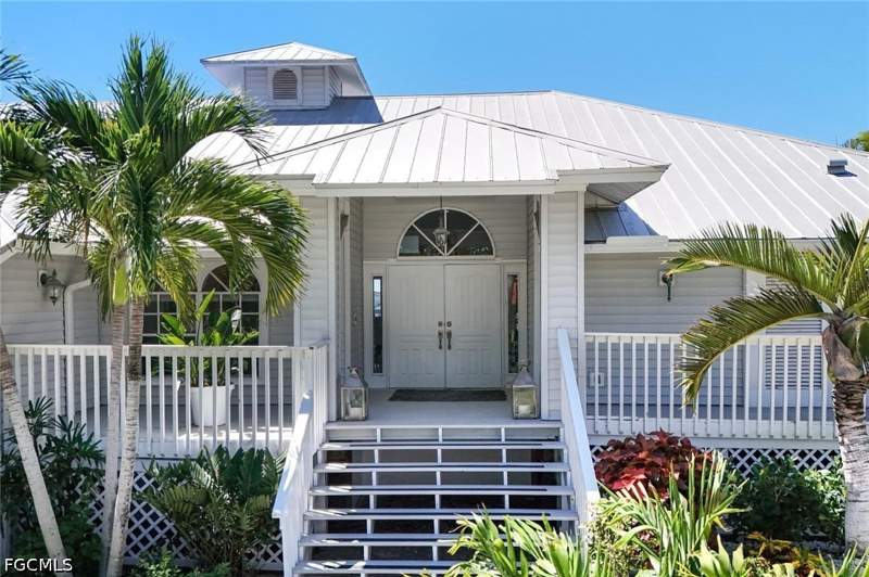 4 bedroom SingleFamilyResidence at 656 Coral Dr, Cape Coral, Cape Coral — photo 3