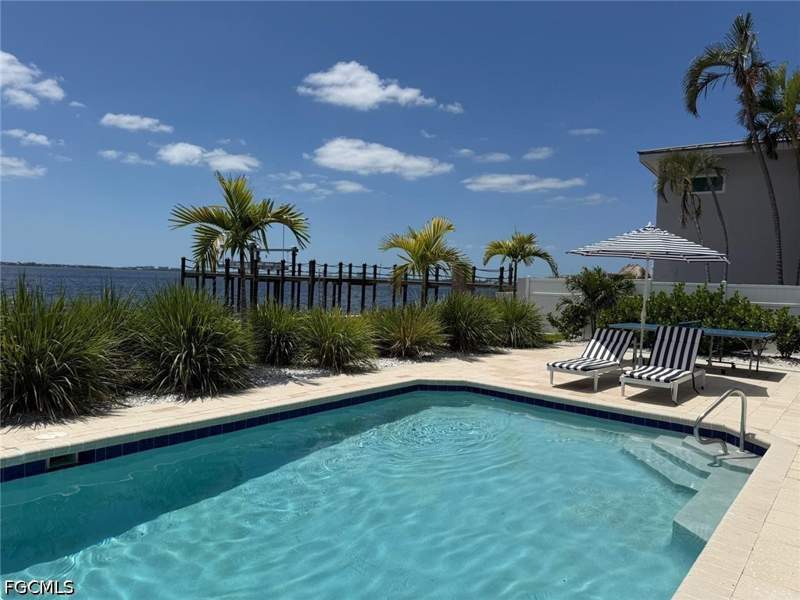 4 bedroom SingleFamilyResidence at 656 Coral Dr, Cape Coral, Cape Coral — photo 5
