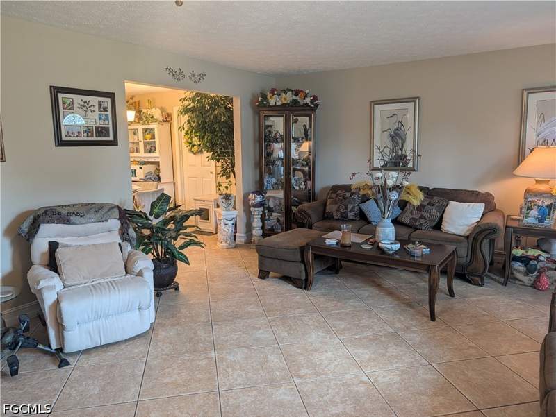 2 bedroom SingleFamilyResidence at 2324 Caladium Rd, Fort Myers Shores, Fort Myers — photo 4