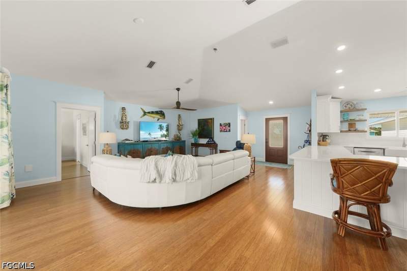 3 bedroom SingleFamilyResidence at 11940 Oakland Dr, Charlotte Shores, Bokeelia — photo 4