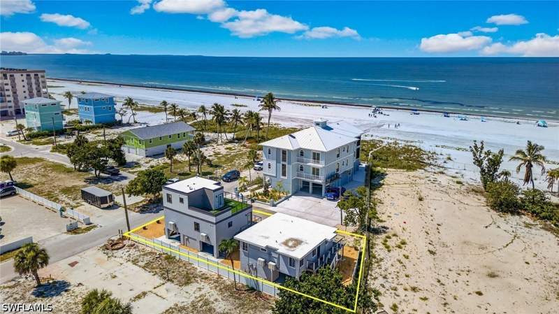 4 bedroom Condominium at 71 Mango St, Seagrape, Fort Myers Beach — photo 3