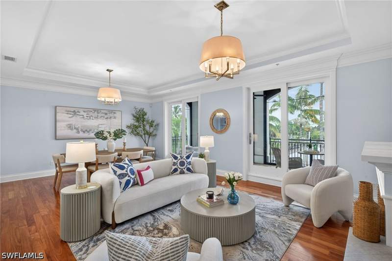 3 bedroom Condominium at 625 5th Ave S 302, Olde Naples, Naples — photo 2