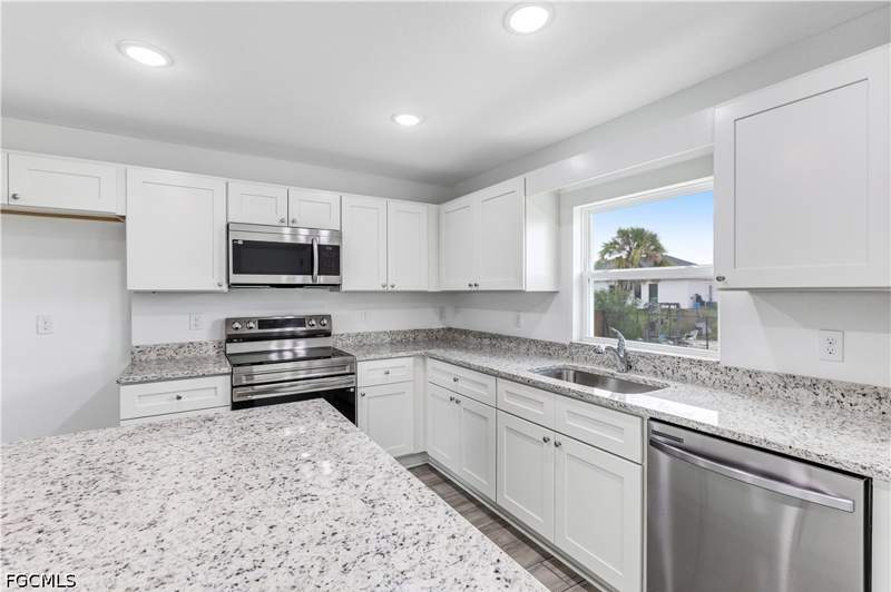 3 bedroom SingleFamilyResidence at 726 Camilla St E, Lehigh Acres, Lehigh Acres — photo 5