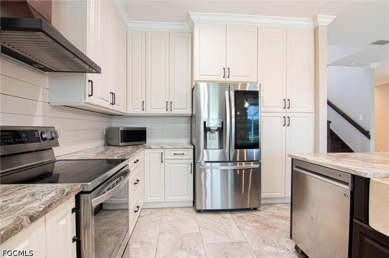 4 bedroom SingleFamilyResidence at 2534 Verdmont Ct, Sandoval, Cape Coral — photo 2