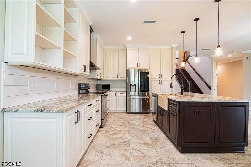 4 bedroom SingleFamilyResidence at 2534 Verdmont Ct, Sandoval, Cape Coral — photo 4