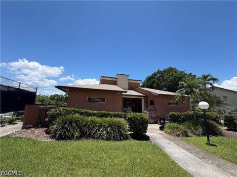 5735 Foxlake Dr 6, North Fort Myers FL - photo 12 of 16