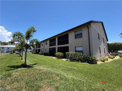 5735 Foxlake Dr 6, North Fort Myers FL - photo 9 of 16