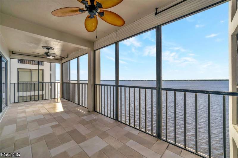 2 bedroom Condominium at 1901 Clifford St 1001, Sunset Vista, Fort Myers — photo 2