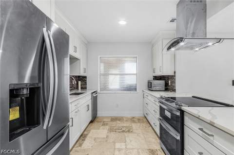 209 Kingston Dr, Fort Myers FL - photo 11 of 41