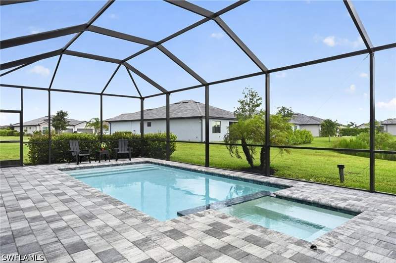 4 bedroom SingleFamilyResidence at 1385 Birdie Dr, Valencia Country Club, Naples — photo 2