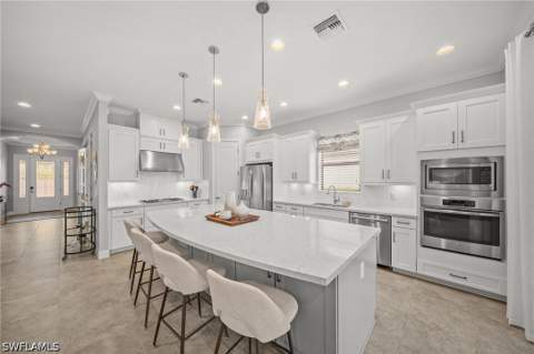 8879 Vaccaro Ct, Naples FL - photo 10 of 50