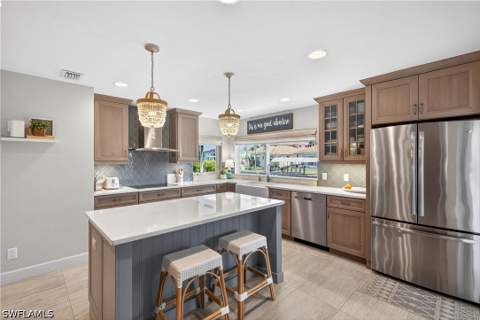 240 Channel Dr, Naples FL - photo 10 of 34