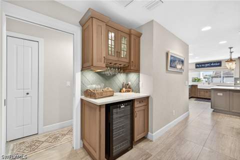 240 Channel Dr, Naples FL - photo 13 of 34