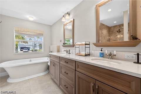 240 Channel Dr, Naples FL - photo 19 of 34