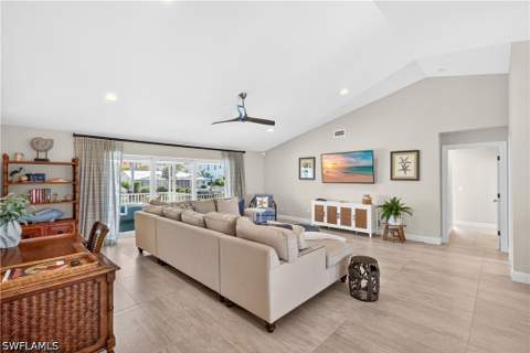 240 Channel Dr, Naples FL - photo 6 of 34