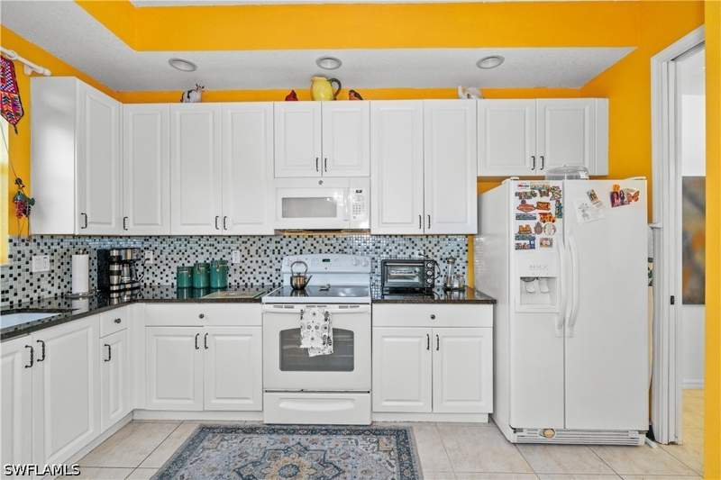 2 bedroom Condominium at 1405 Mariposa Cir 102, Mariposa, Naples — photo 5