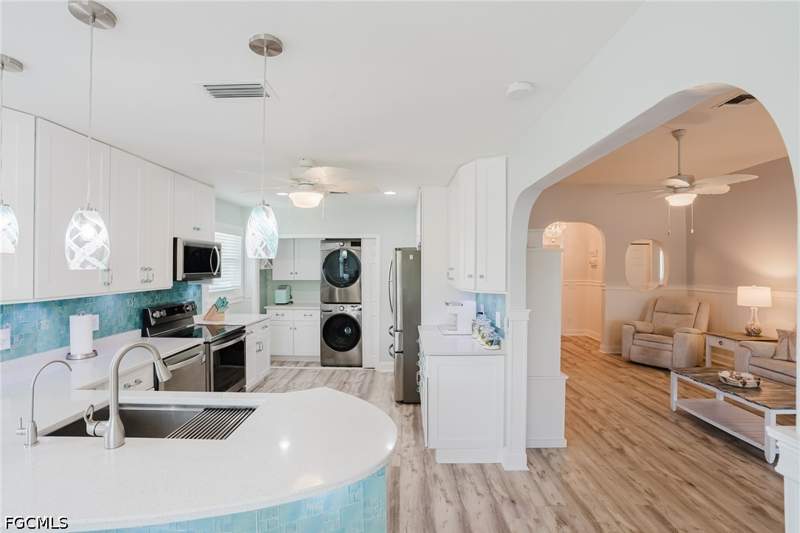 3 bedroom SingleFamilyResidence at 10810 Habitat Cir, Nesting Of Pine Island, Bokeelia — photo 4