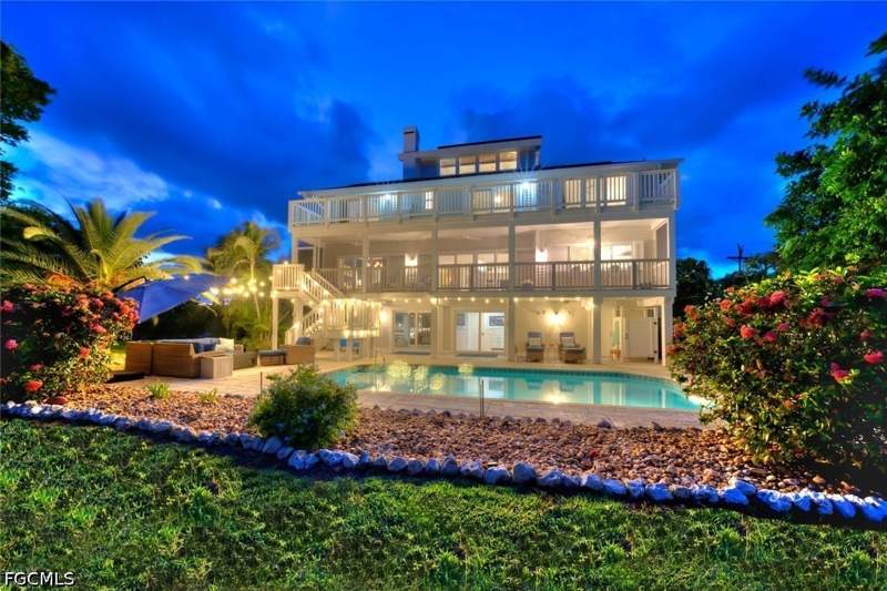 5 bedroom SingleFamilyResidence at 1048 Kings Crown Dr, Shell Harbor, Sanibel — photo 2