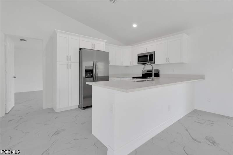 3 bedroom SingleFamilyResidence at 1808 NE 44th St, Cape Coral, Cape Coral — photo 4