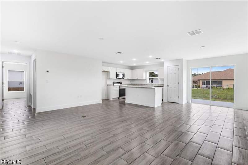 3 bedroom SingleFamilyResidence at 1242 Echard St E, Lehigh Estates, Lehigh Acres — photo 3