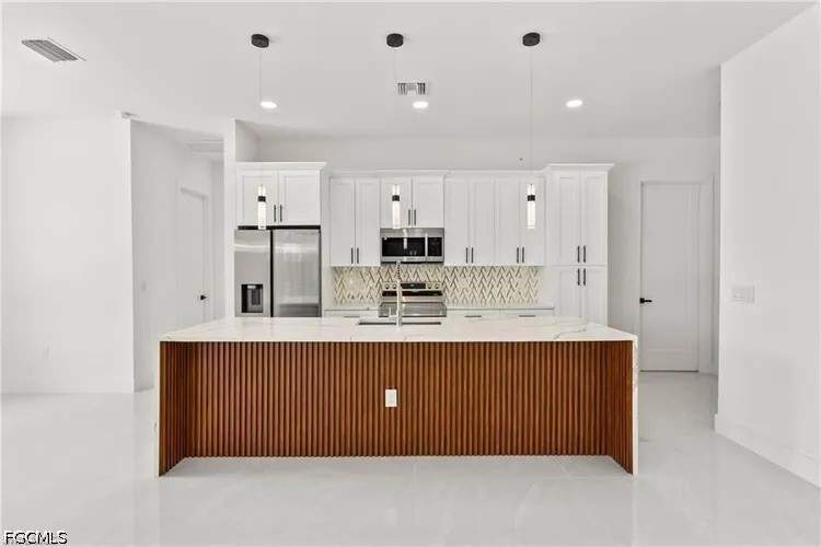 4 bedroom SingleFamilyResidence at 1809 SW Trafalgar Pkwy, Cape Coral, Cape Coral — photo 5